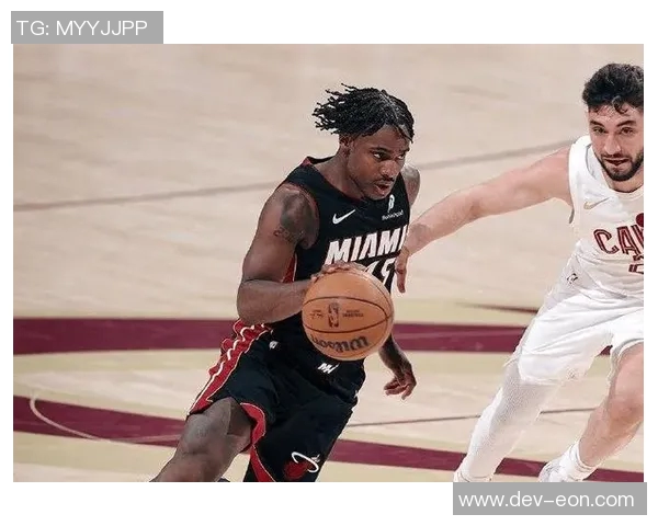 热火与骑士精彩对决视频回顾全场亮点与精彩瞬间分析